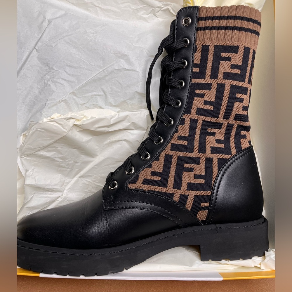 Size 38 (7.5-9) Fendi Boots